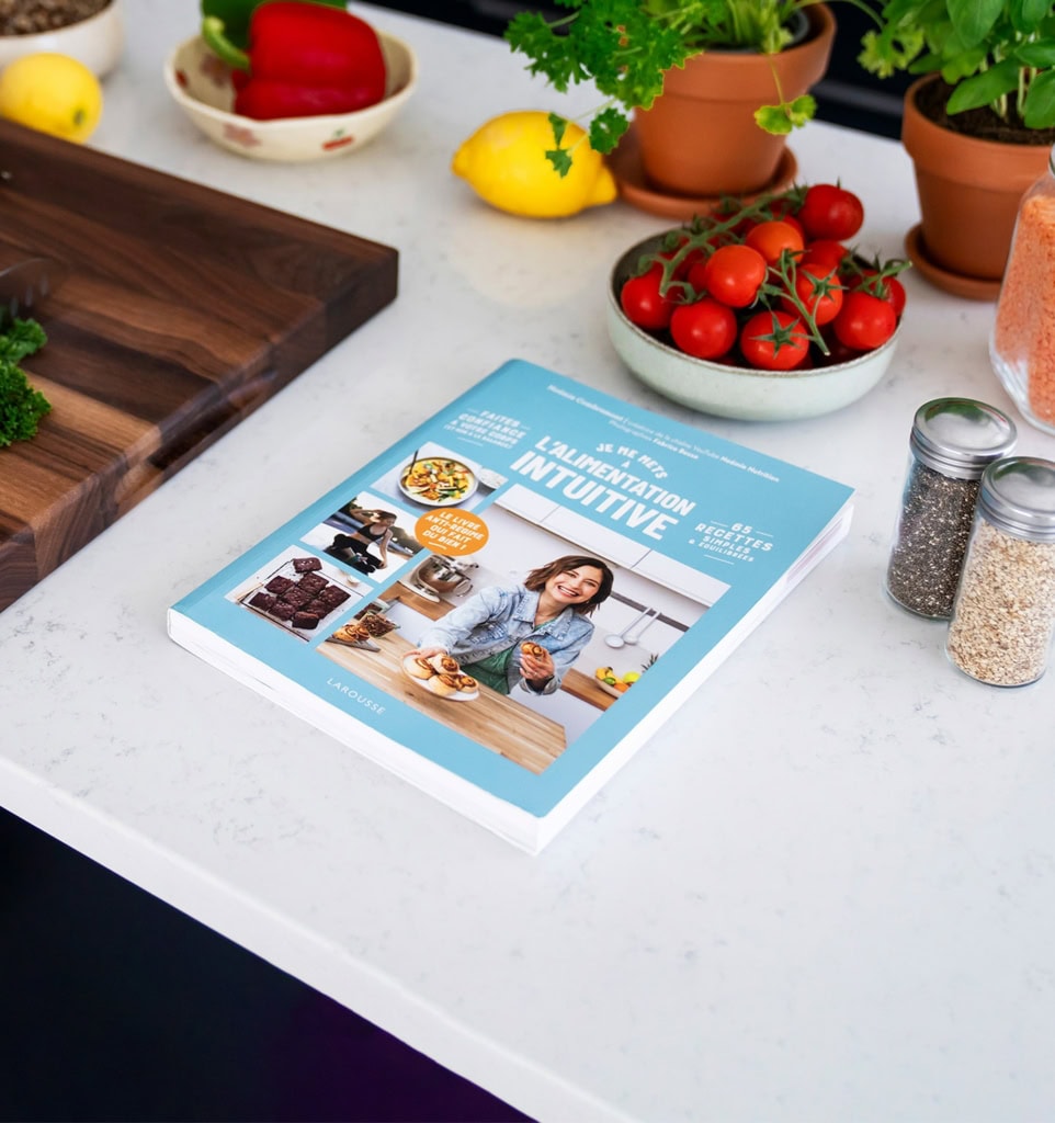 Souvenir de cuisine sain, livre de nutrition intuitive, préparation de repas équilibrés, cuisine saine et gourmande, conseils en nutrition naturelle, alimentation consciente, recettes saines et faciles.