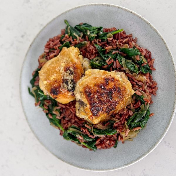 Poulet au citron, épinards sautés et riz complet